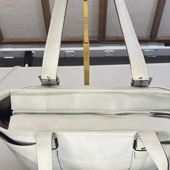 Coach White Smooth Leather Extra Large Tote Bag 2006 - Picture 5 of 13